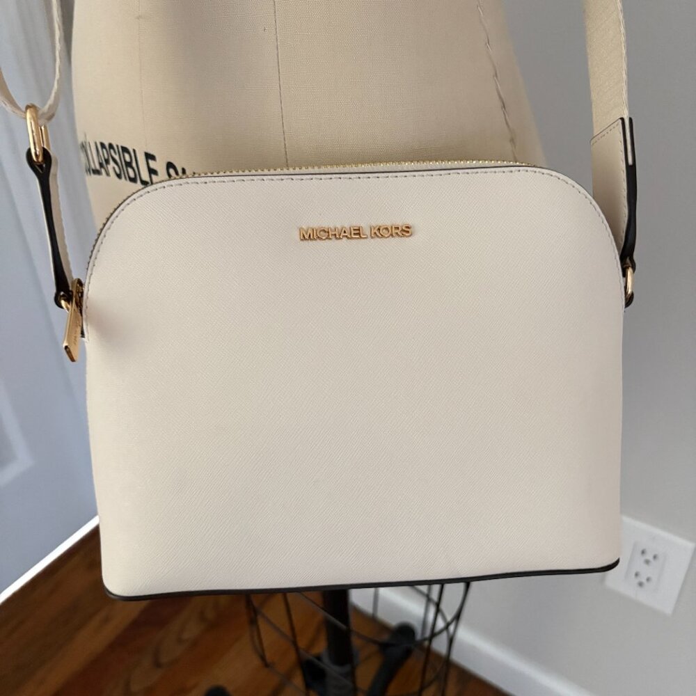 Michael Kors Cindy Dome Crossbody Saffiano Leather Cream Adjustable Logo Strap - Picture 2 of 9